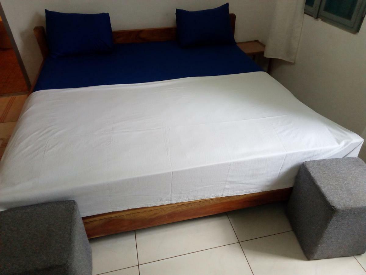 Ezime Guesthouse Accra Ngoại thất bức ảnh